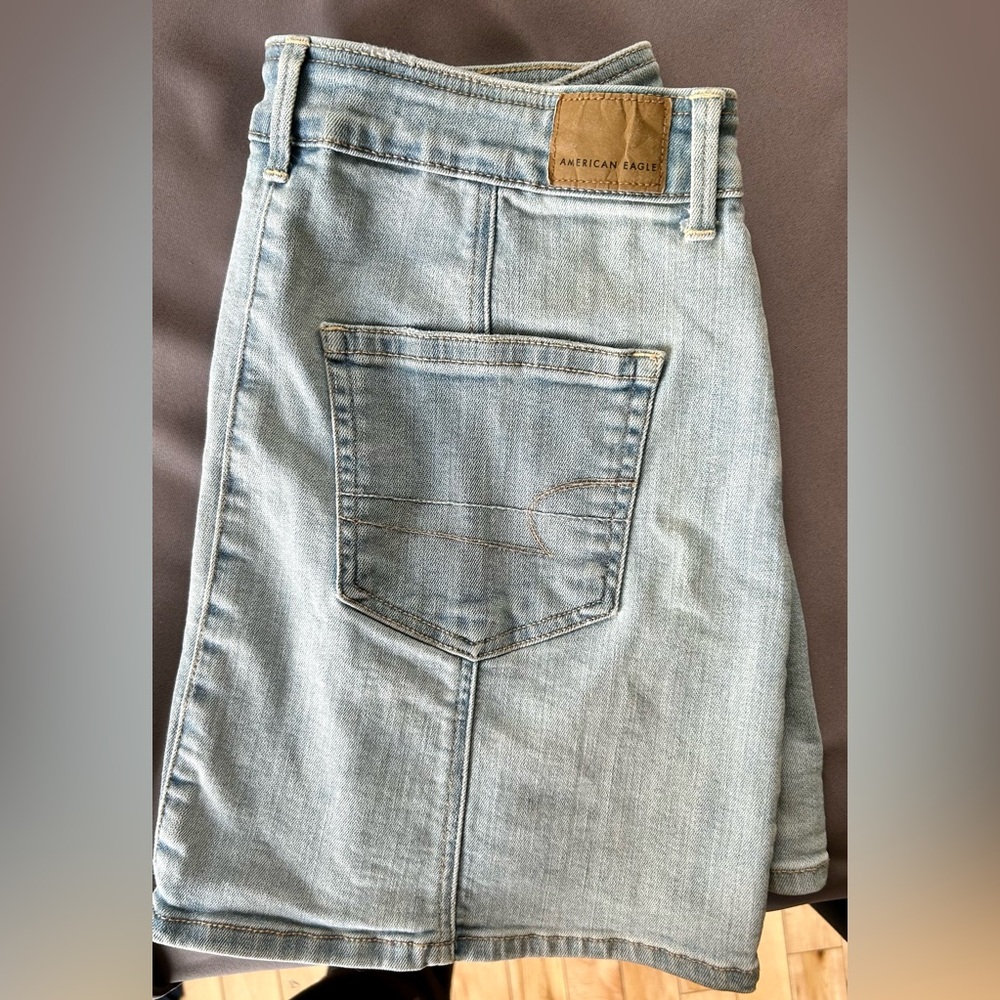 Women’s American Eagle denim skirt
